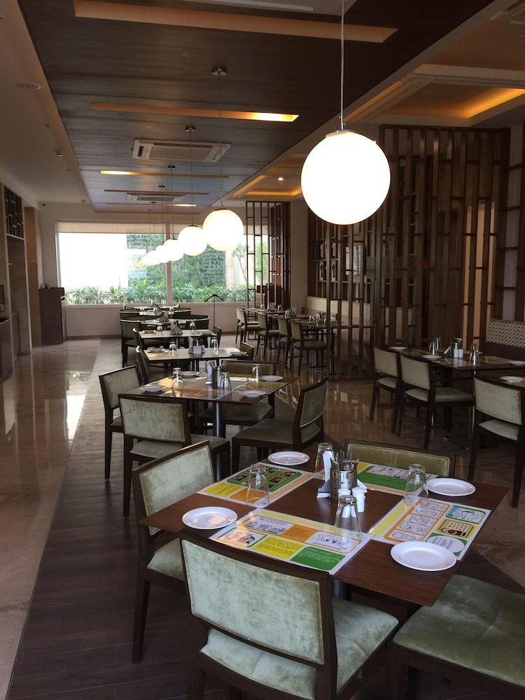 Lemon Tree Hotel, Sector 60, Gurugram Gurgaon Eksteriør bilde